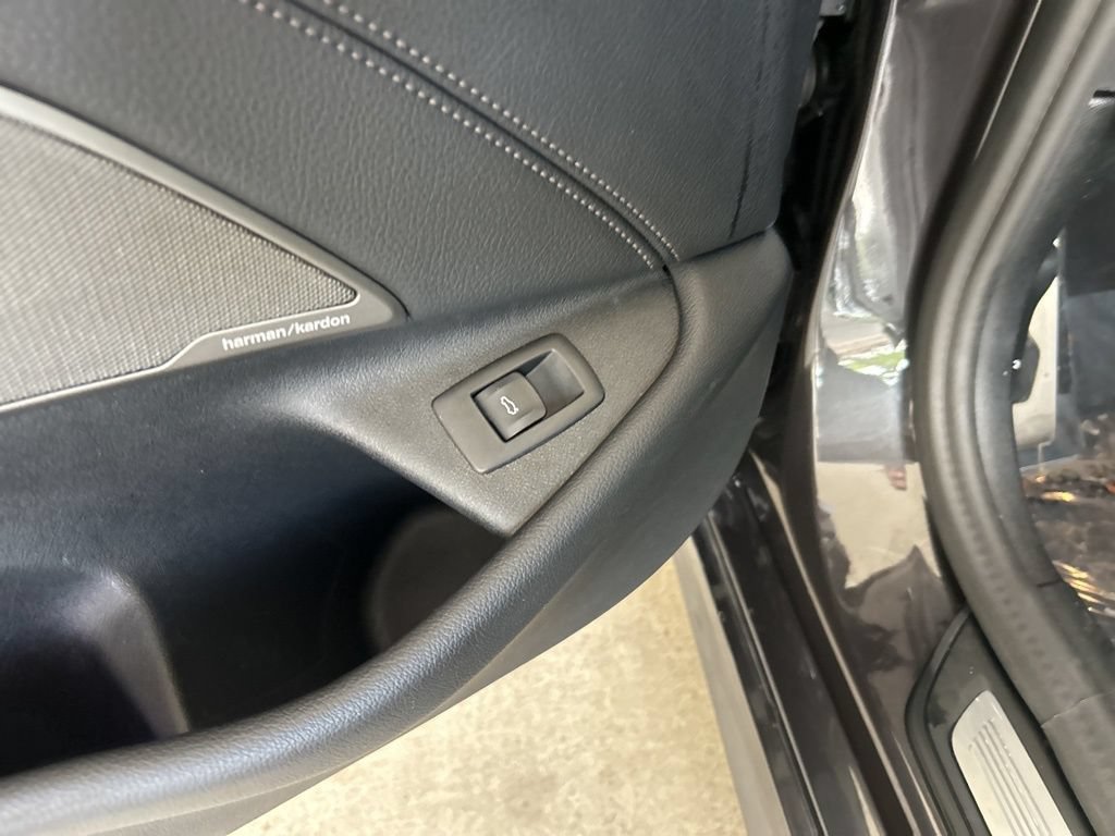 Used 2023 BMW 540i w/ M Sport Package RWD image 46