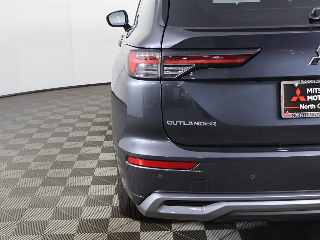 New 2025 Mitsubishi Outlander SEL image 20