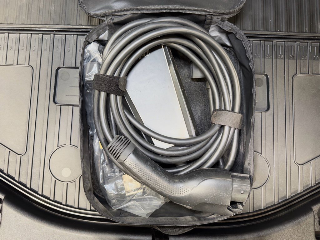 Used 2023 Ford F150 Lightning Platinum image 6