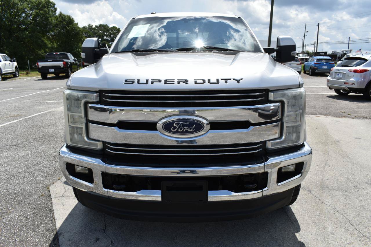 Used 2017 Ford F250 Lariat w/ Lariat Value Package AWD/4WD image 3