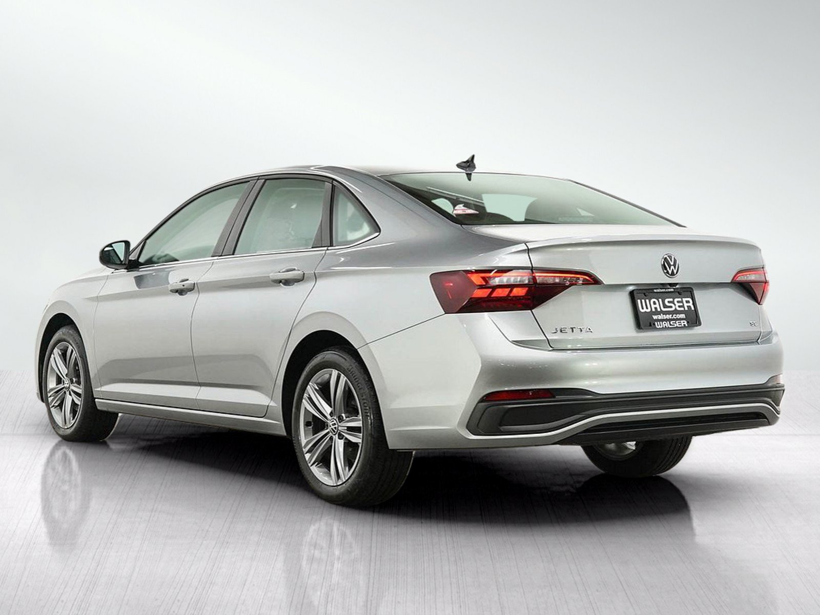 Used 2022 Volkswagen Jetta SE FWD image 3