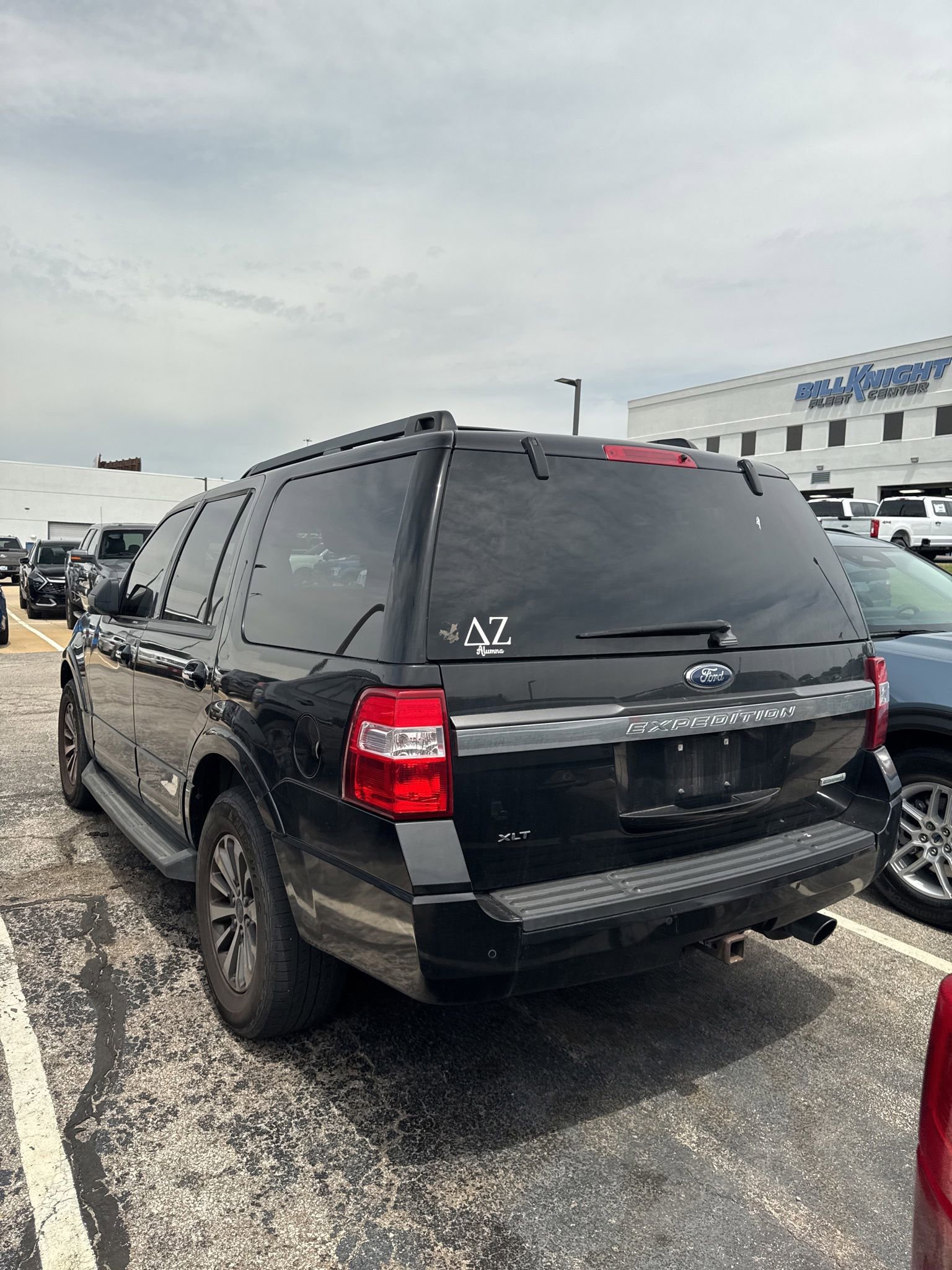 Used 2015 Ford Expedition XLT w/ Equipment Group 202A RWD image 4