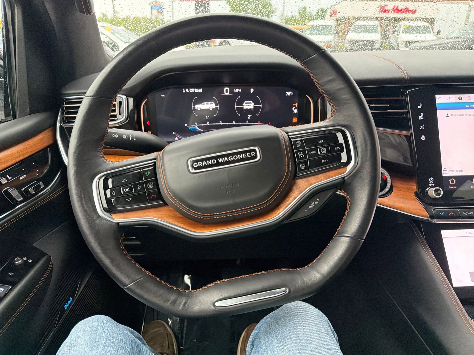 Used 2024 Jeep Grand Wagoneer L Series III AWD/4WD image 15
