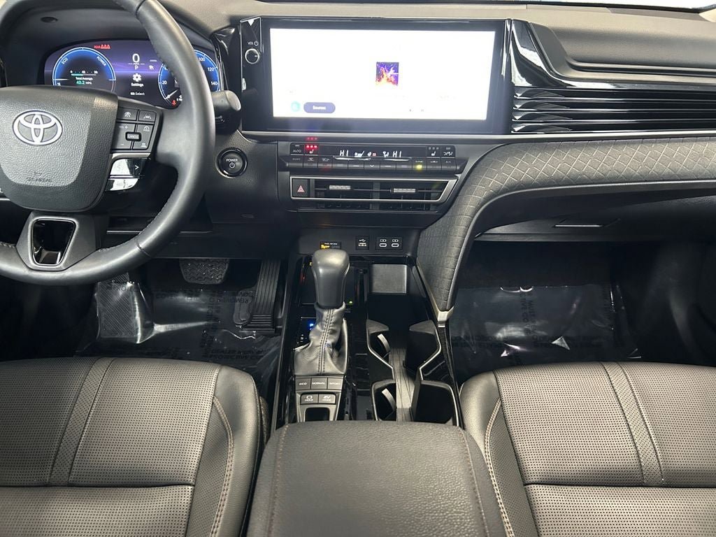Used 2025 Toyota Camry XLE AWD/4WD image 13