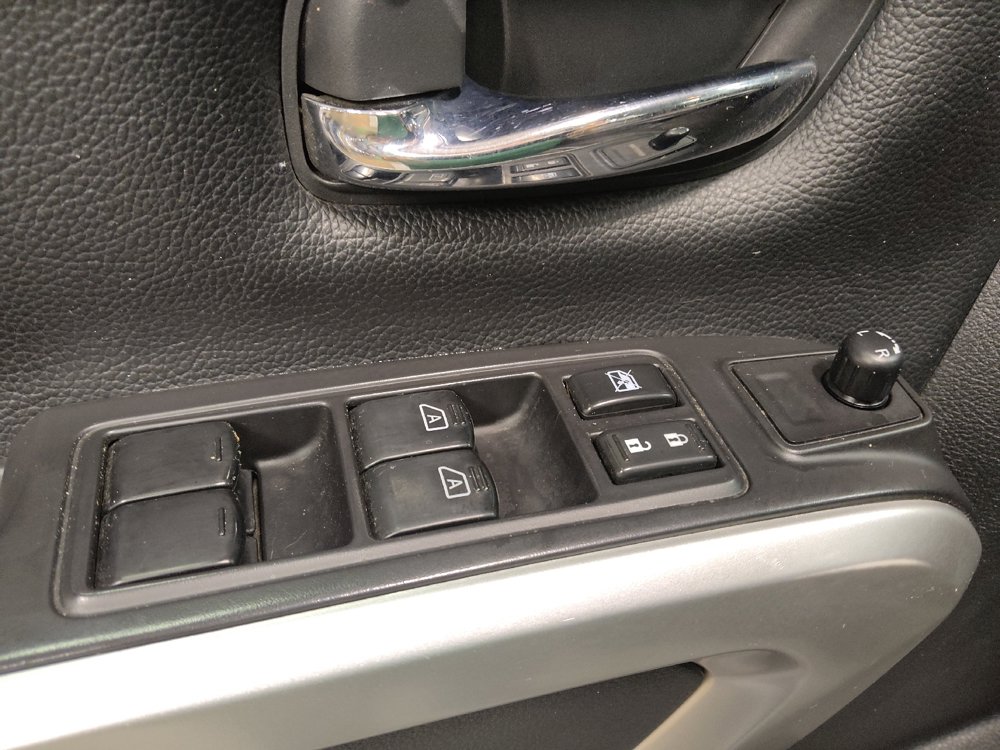 Used 2021 Nissan Titan SV w/ SV Convenience Package AWD/4WD image 27