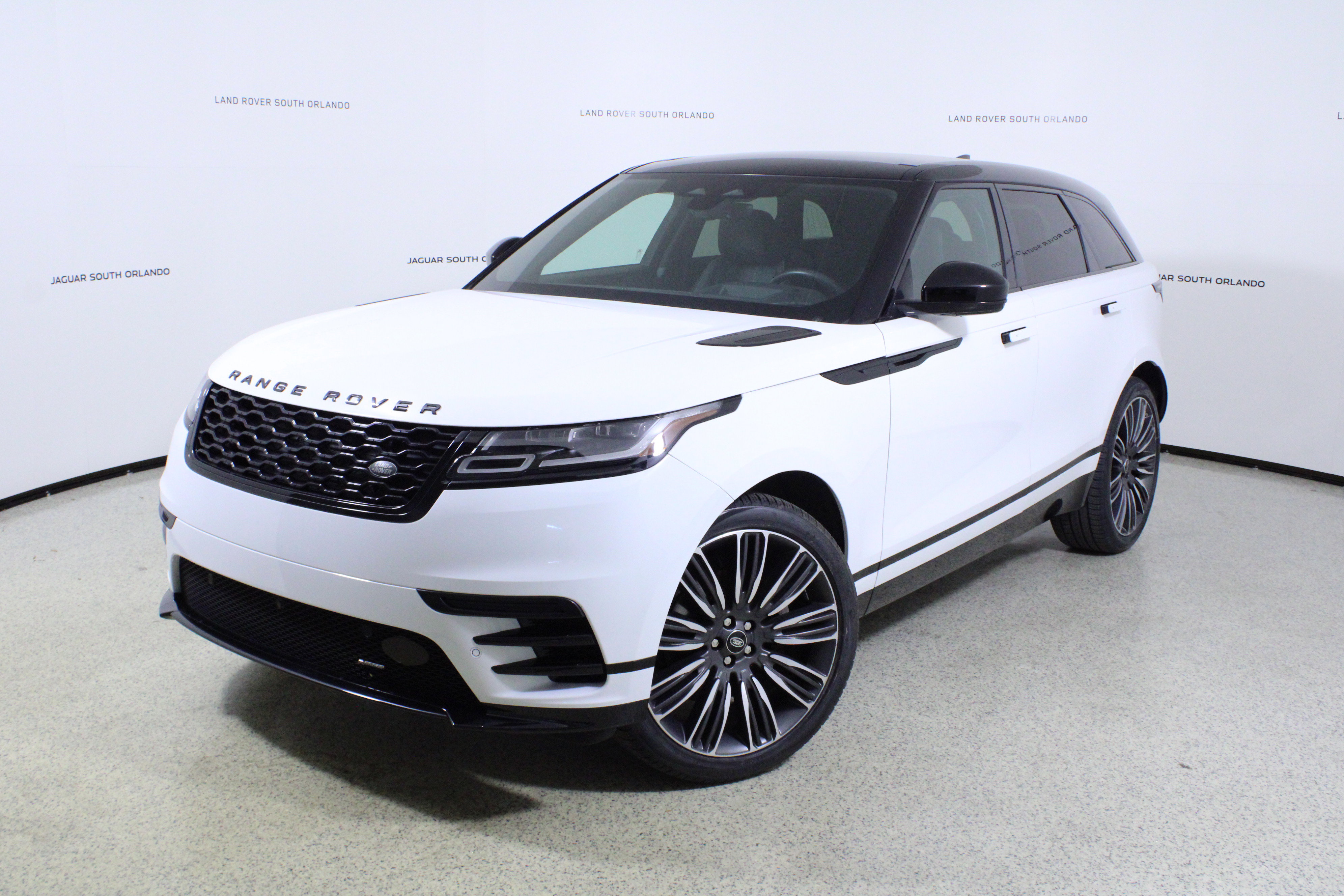 Used 2023 Land Rover Range Rover Velar R-Dynamic S image 1