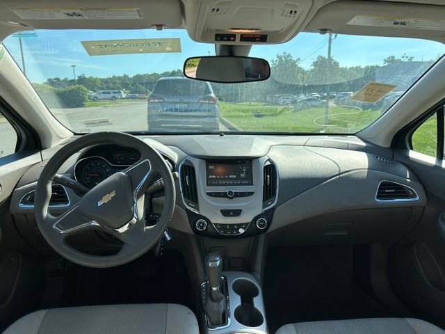 Used 2018 Chevrolet Cruze LS FWD image 5