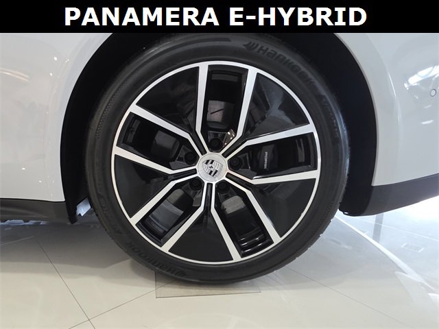 Used 2026 Porsche Panamera 4 image 15