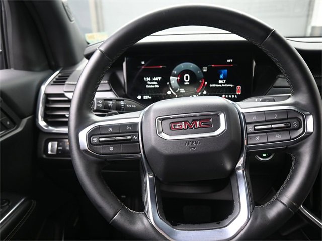 Used 2025 GMC Acadia Elevation image 2