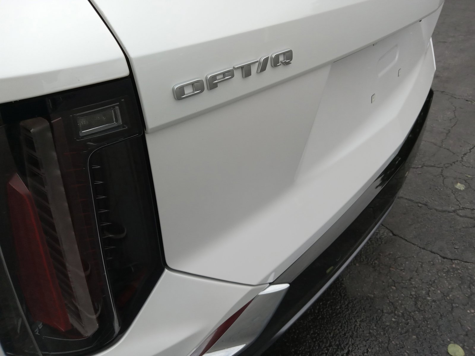 Used 2025 Cadillac Optiq Luxury 2 w/ LPO, Floor Liner Package AWD/4WD image 8
