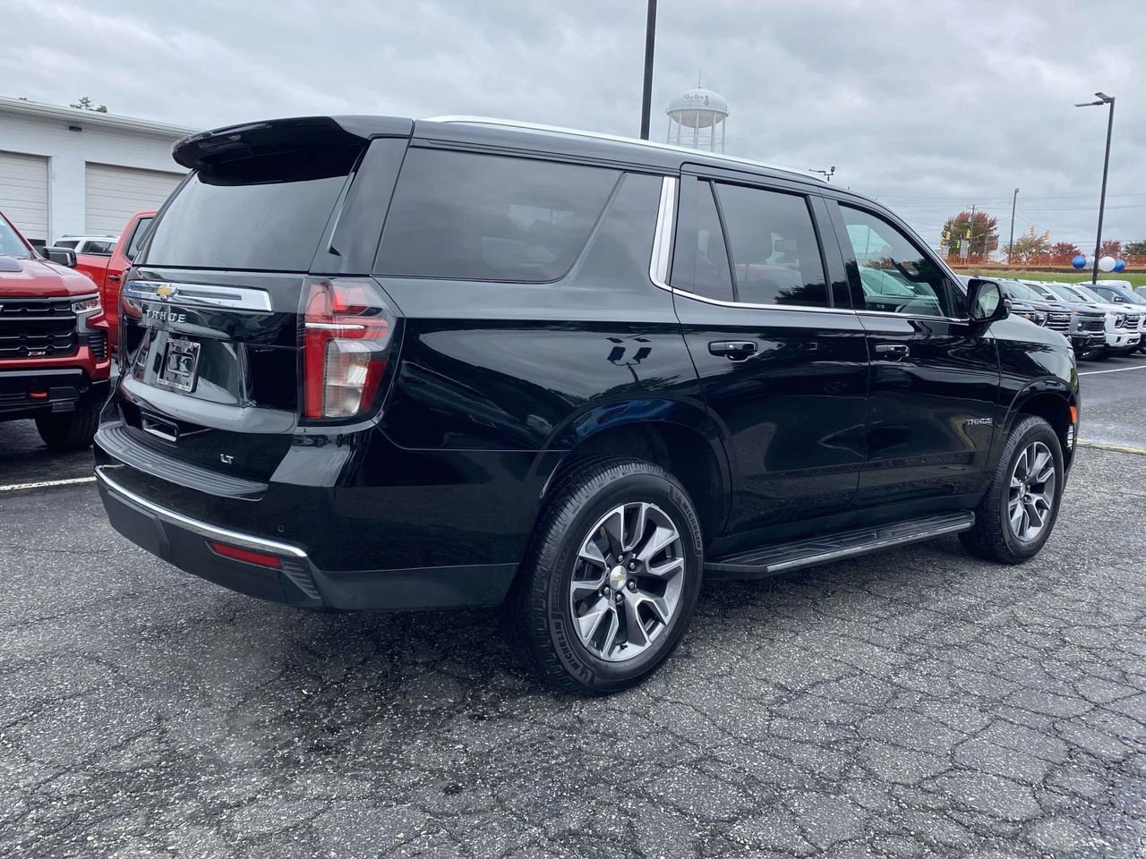 Used 2024 Chevrolet Tahoe LT w/ Luxury Package image 7