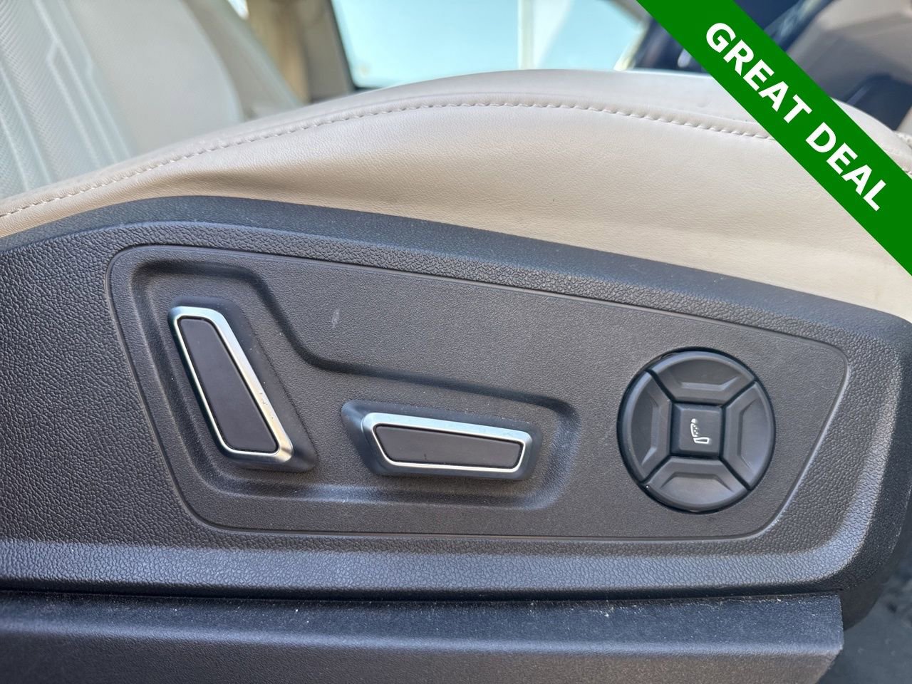 Used 2019 Audi e-tron Prestige w/ Prestige Package image 11