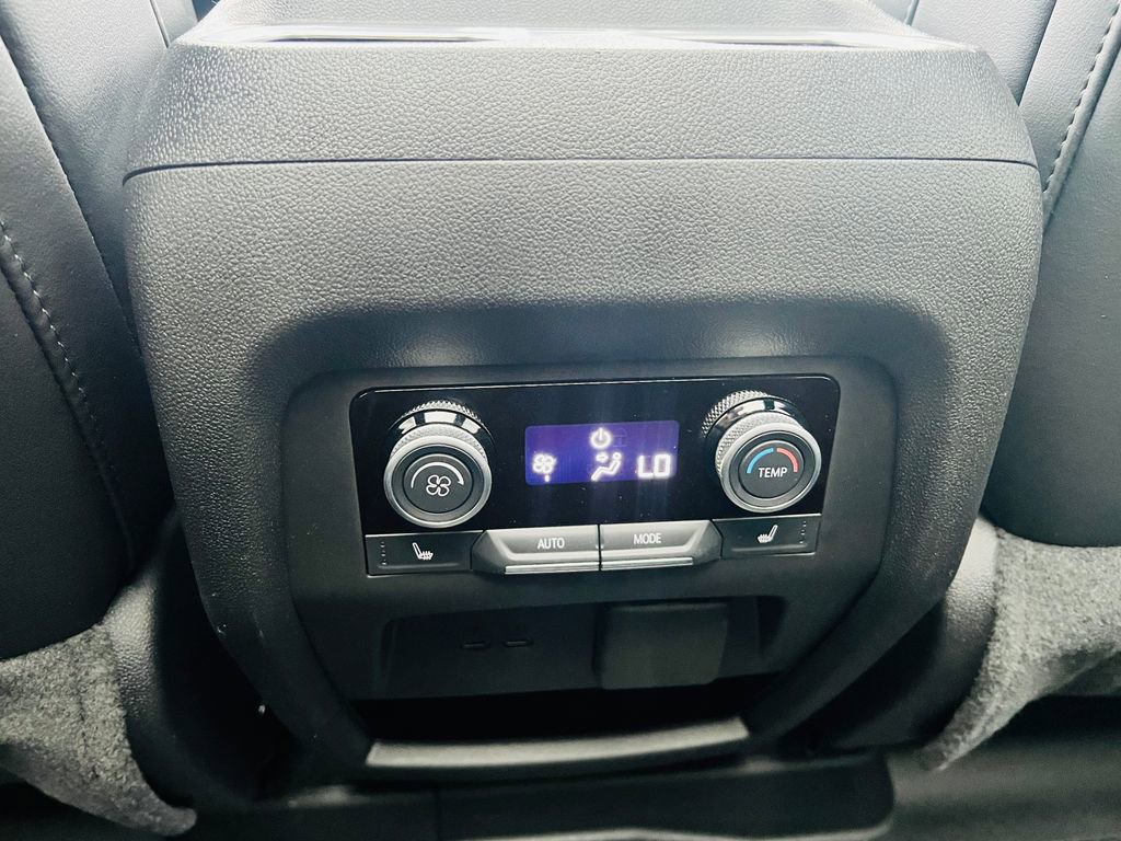 Used 2025 Buick Enclave Avenir w/ Super Cruise Package image 49