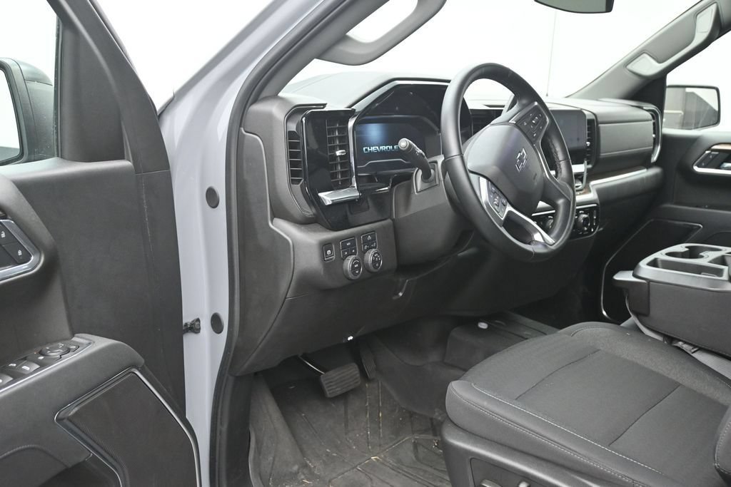 Used 2025 Chevrolet Silverado 1500 RST w/ LPO, Dark Essentials Package AWD/4WD image 10
