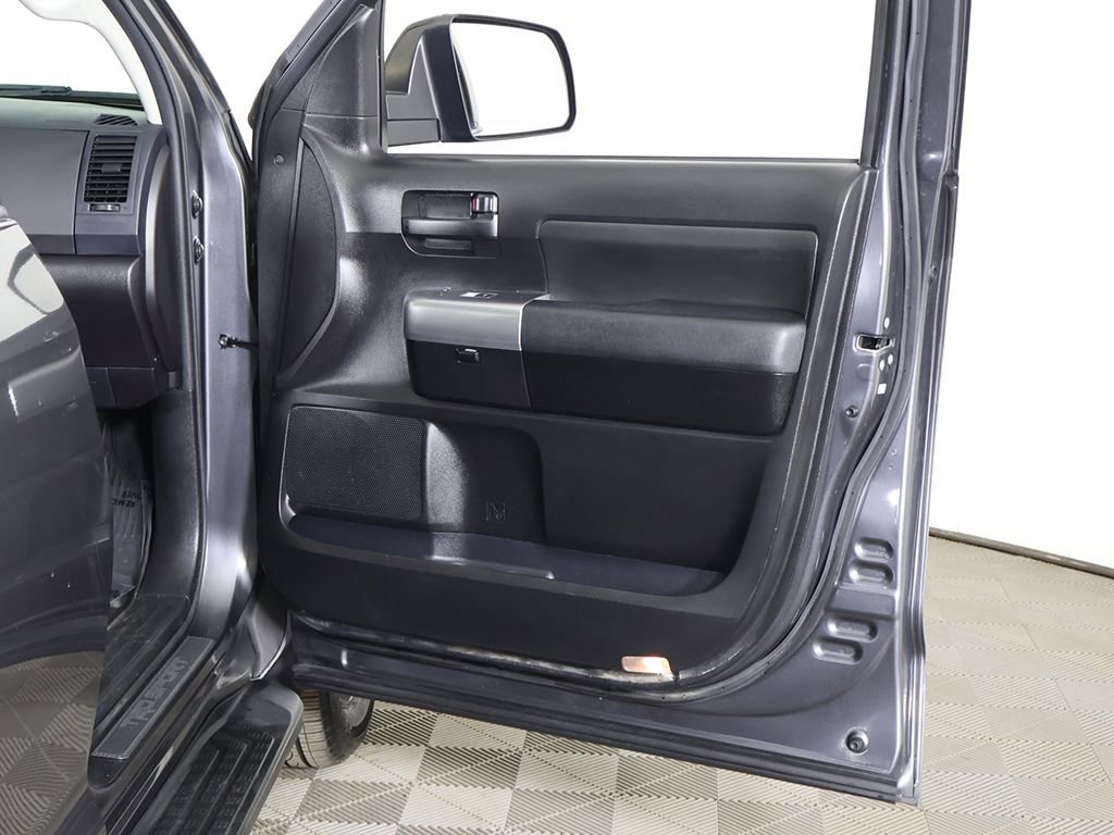 Used 2018 Toyota Sequoia TRD Sport image 26
