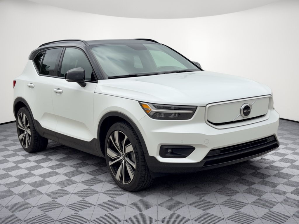 Used 2021 Volvo XC40 P8 Recharge w/ Climate Package AWD/4WD image 7