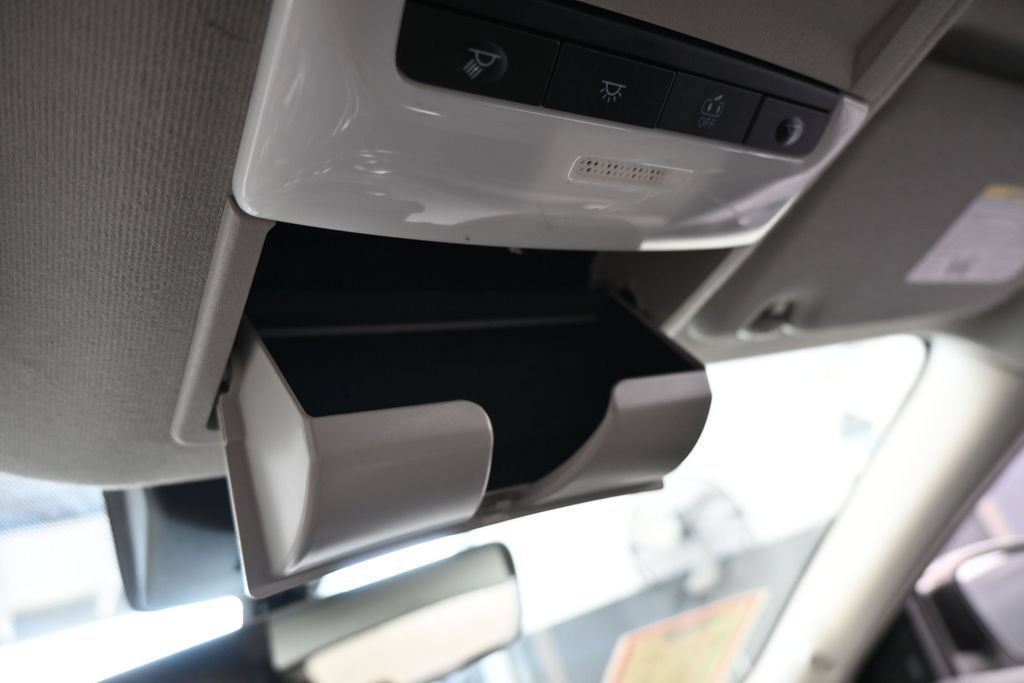 Used 2020 Nissan Sentra SR w/ Electronics Package FWD image 28