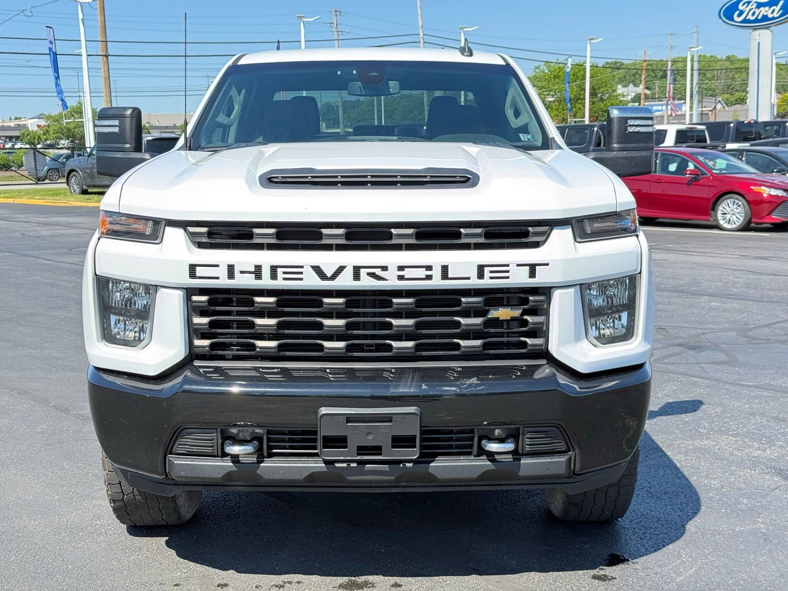 Used 2022 Chevrolet Silverado 2500 Custom w/ Custom Value Package AWD/4WD image 9