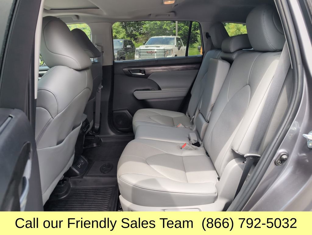 Used 2023 Toyota Highlander Limited AWD/4WD image 24