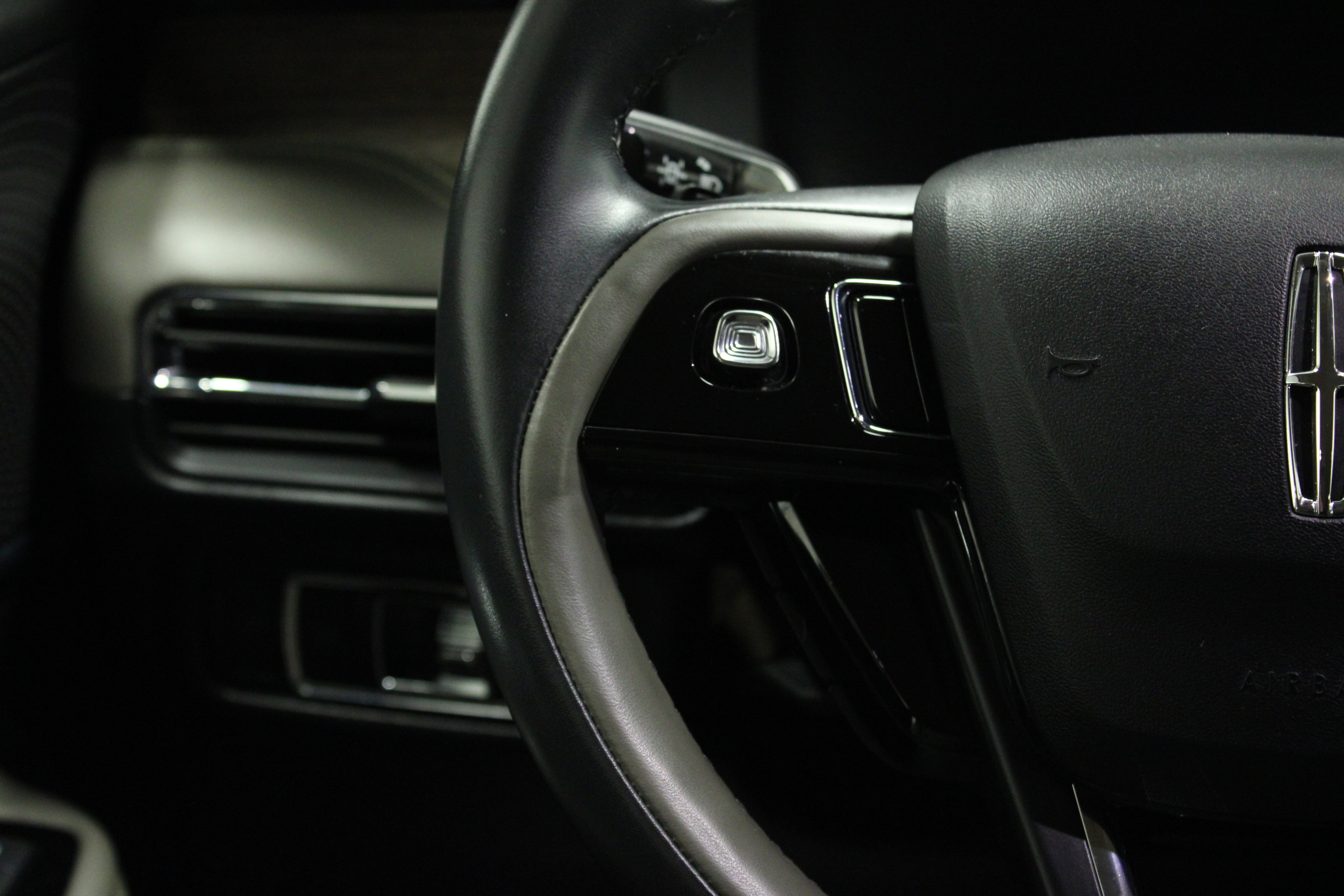 Used 2023 Lincoln Corsair Reserve image 22