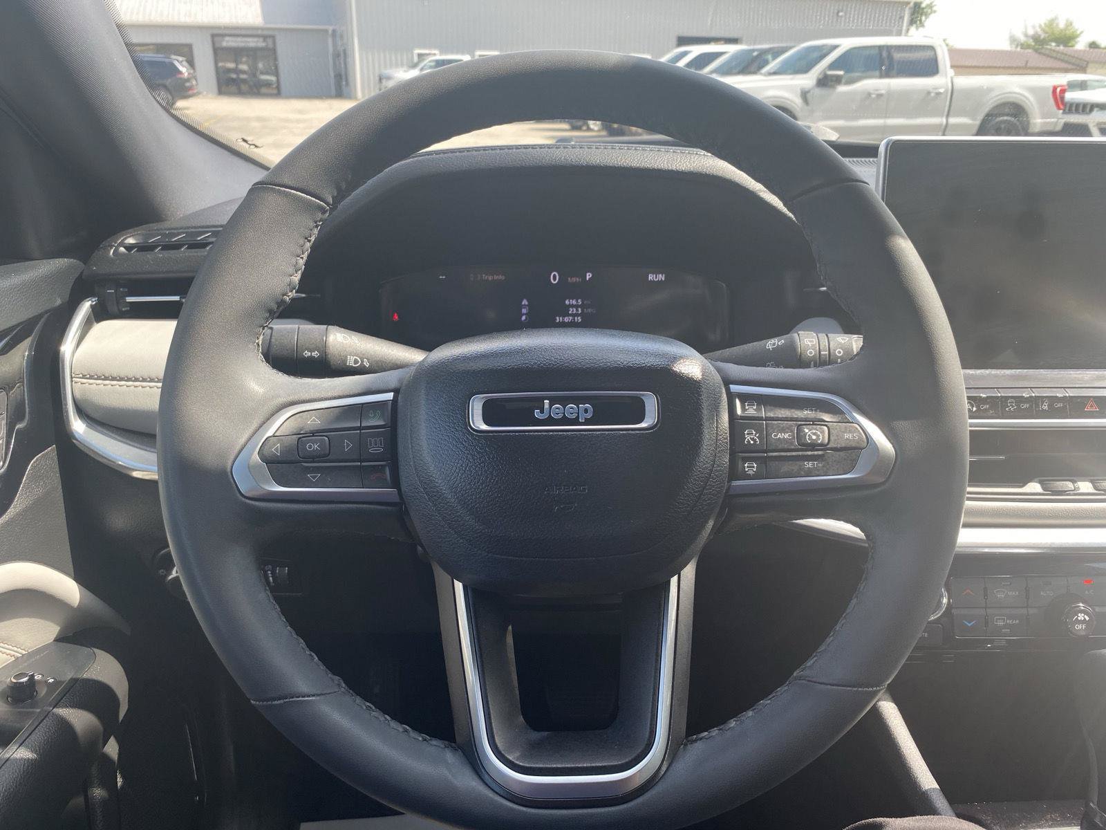 Used 2023 Jeep Compass Limited w/ Elite Group AWD/4WD image 17