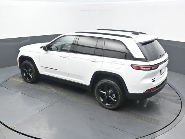 Used 2022 Jeep Grand Cherokee Altitude image 52