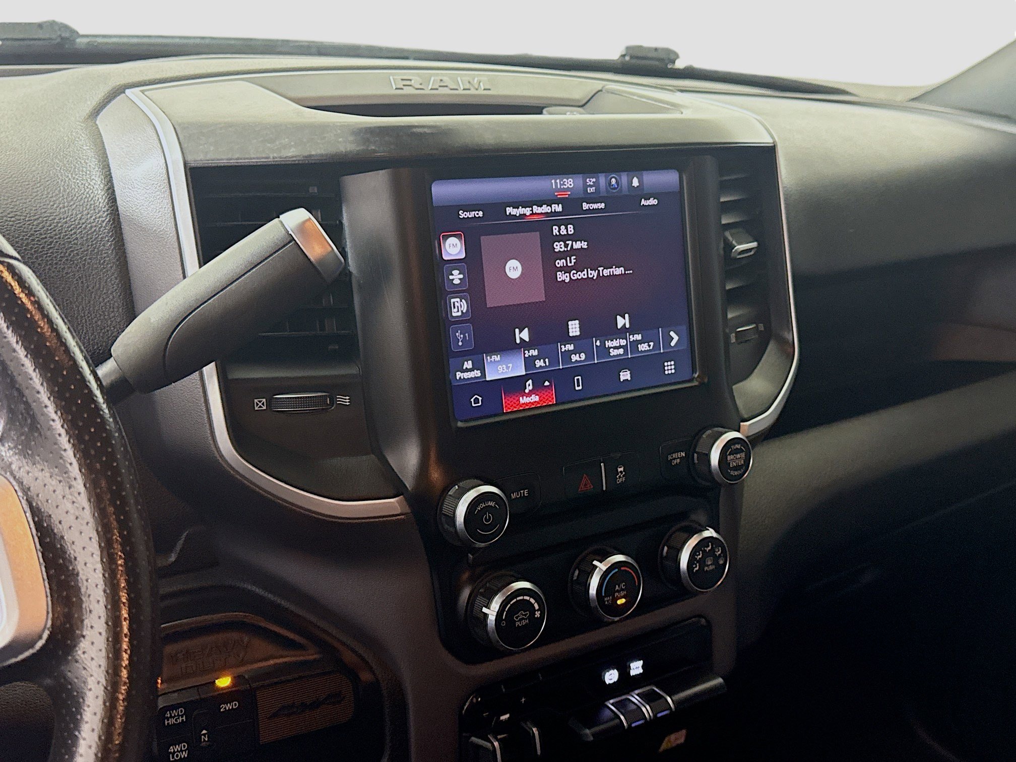 Used 2022 RAM 2500 Big Horn w/ Cold Weather Group image 18