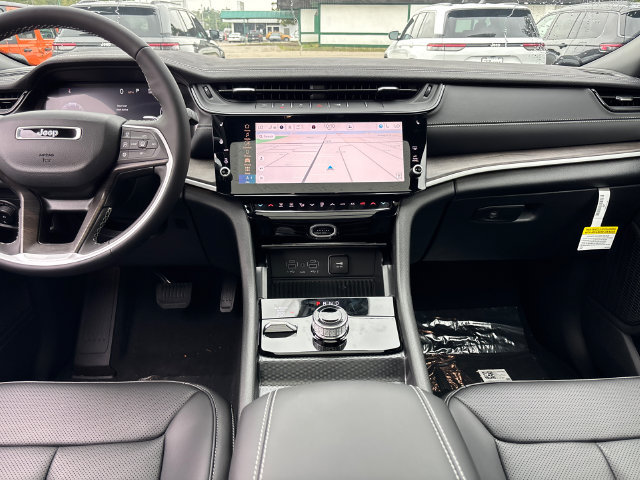 New 2027 Jeep Grand Cherokee Limited AWD/4WD image 10