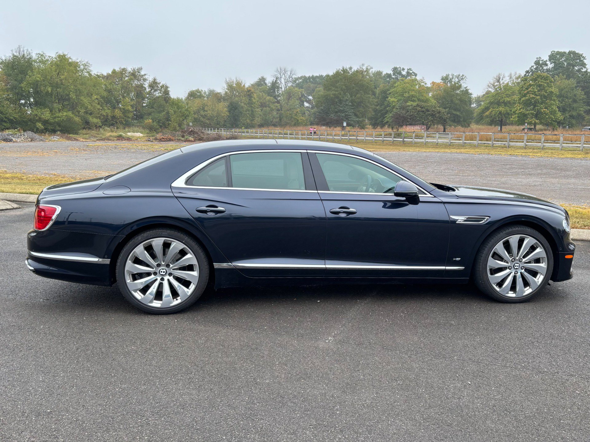 Used 2021 Bentley Flying Spur V8 AWD/4WD image 8