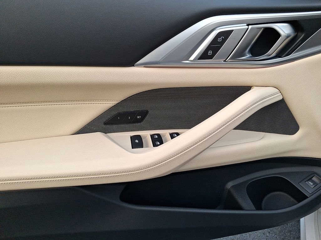 Certified 2025 BMW 440i xDrive Convertible w/ Premium Package image 10