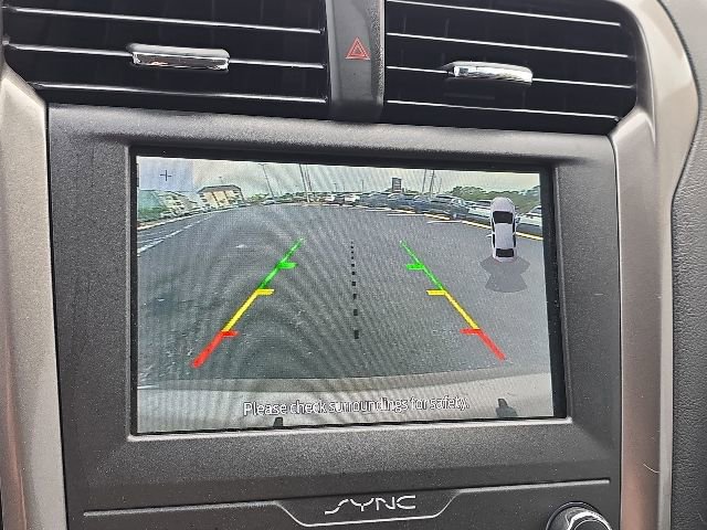 Used 2019 Ford Fusion SE FWD image 14