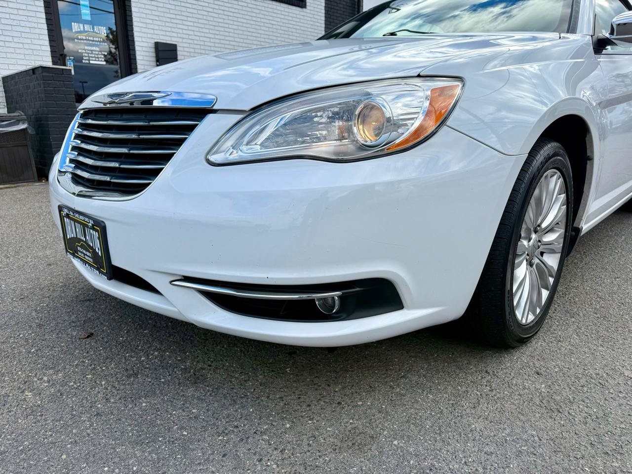 Used 2011 Chrysler 200 Limited FWD image 37