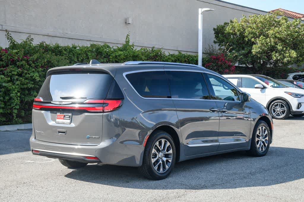 Used 2022 Chrysler Pacifica Pinnacle FWD image 9