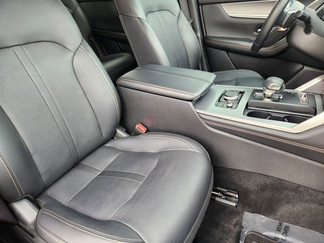 Used 2025 MAZDA CX-70 Plug-In Hybrid w/ Premium Pkg image 14