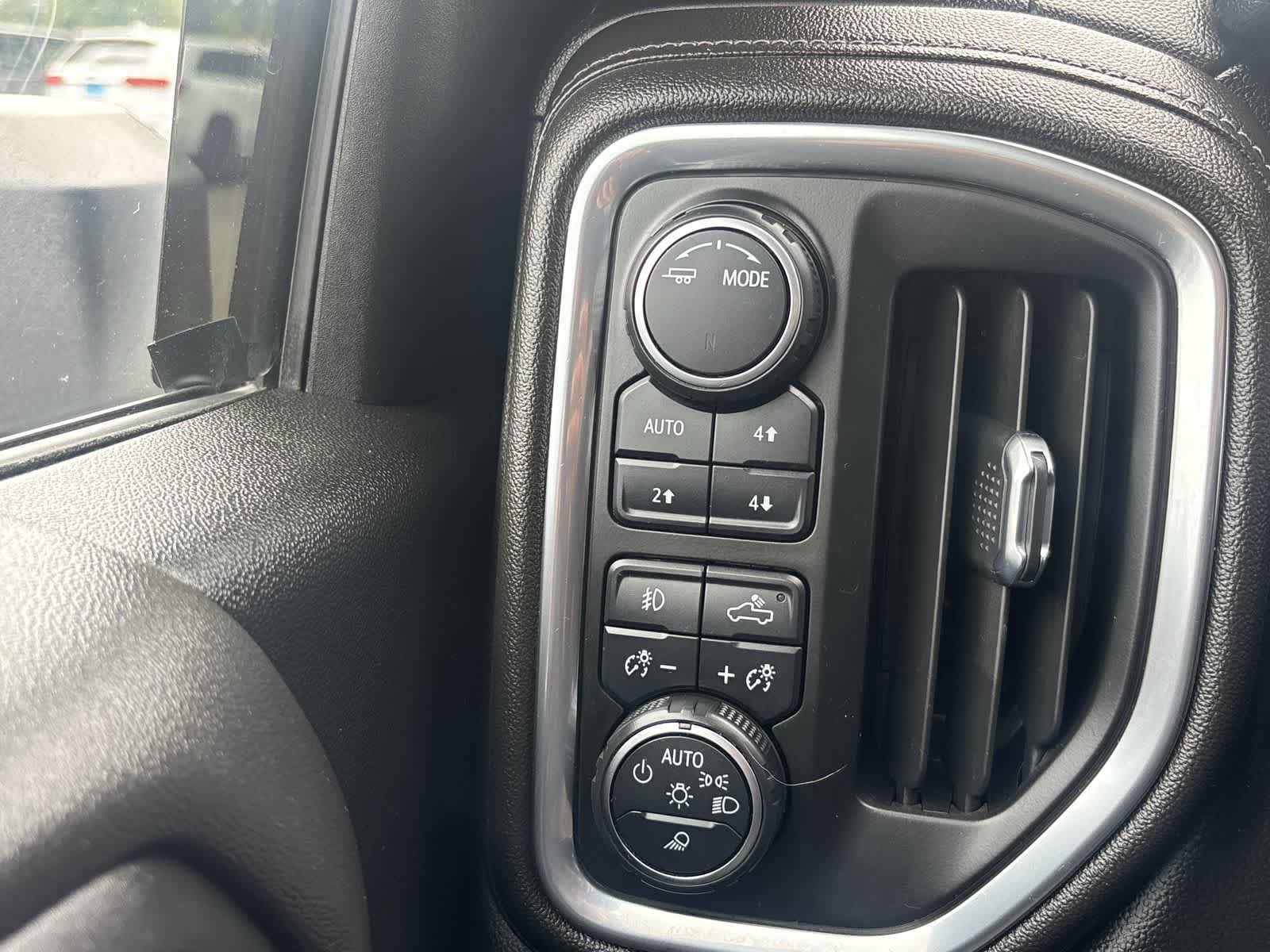 Used 2022 Chevrolet Silverado 3500 LTZ AWD/4WD image 16