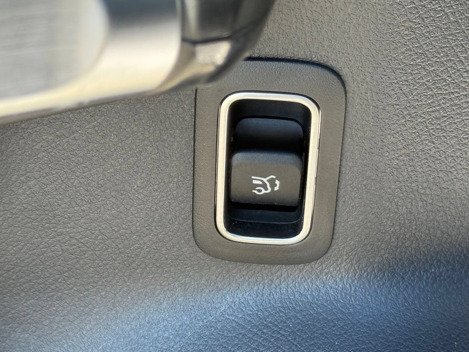 Used 2021 Mercedes-Benz GLB 250 image 23