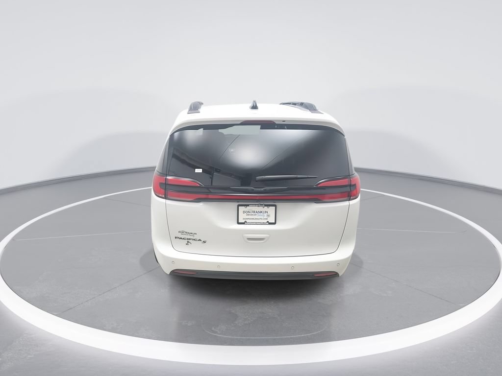 Used 2024 Chrysler Pacifica Touring-L w/ S Appearance Package FWD image 6