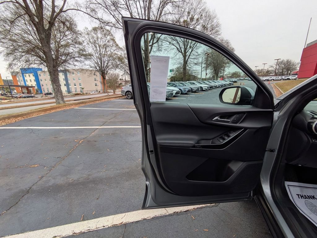 Used 2025 Chevrolet Equinox LT image 11