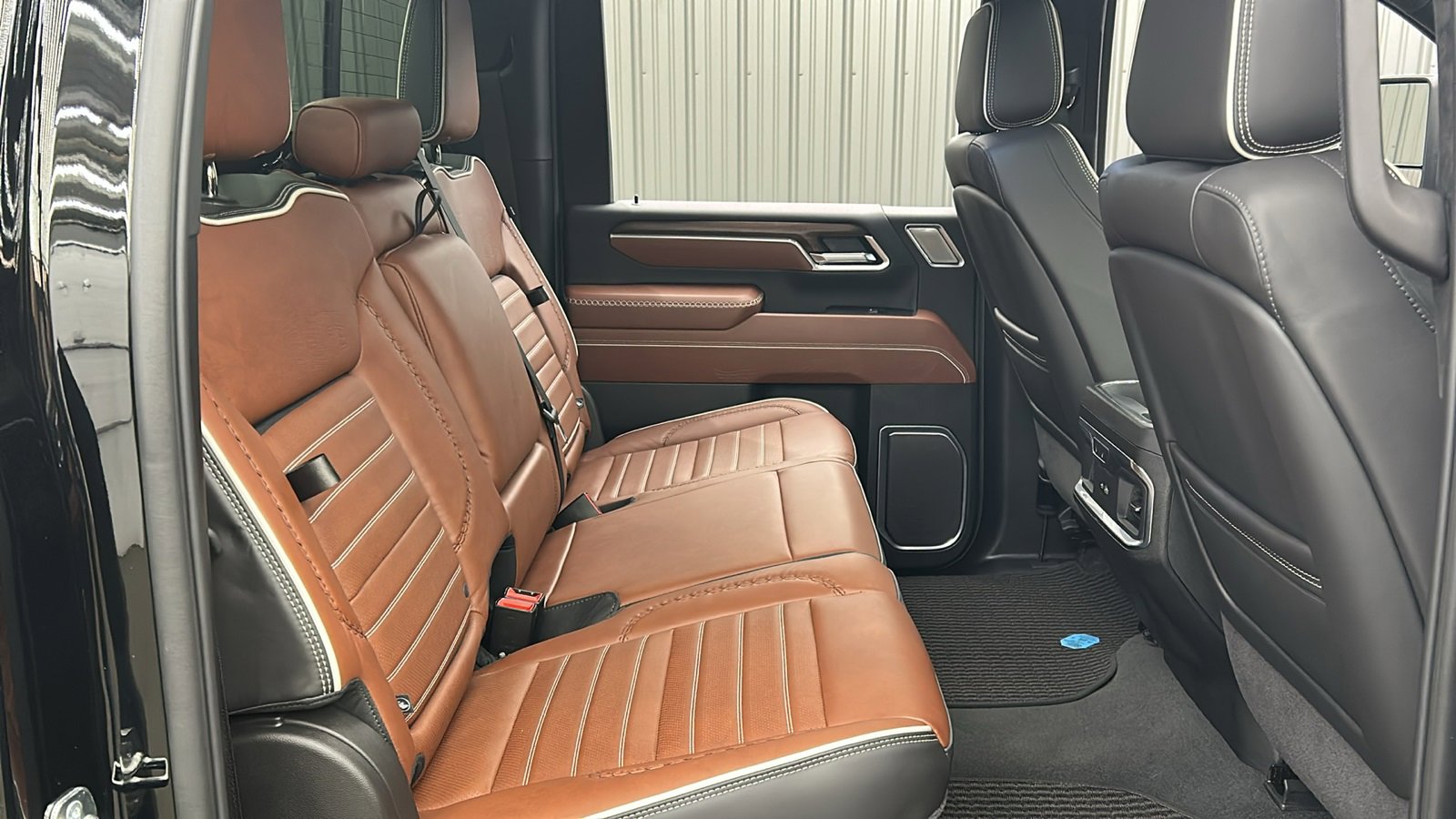 Used 2025 GMC Sierra 3500 Denali Ultimate image 42