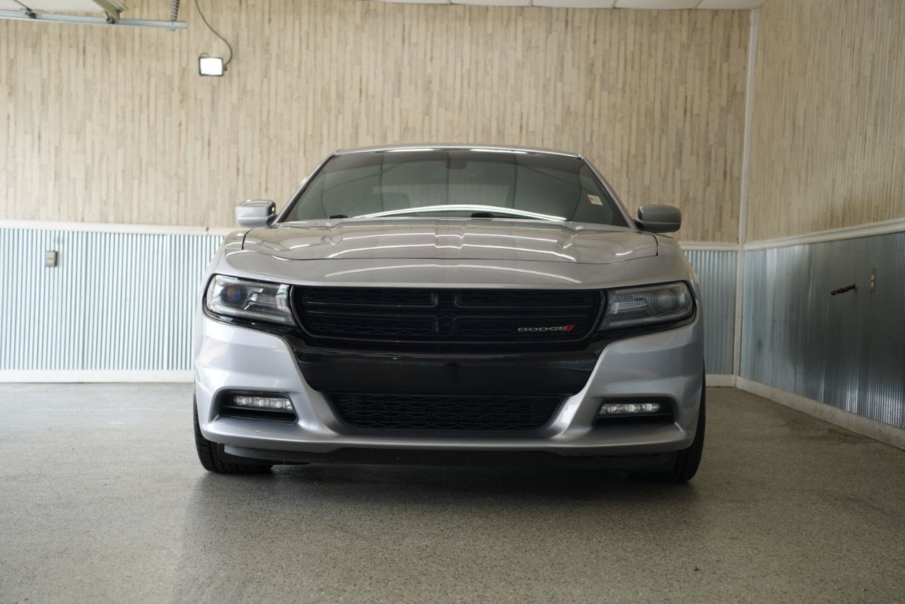 Used 2018 Dodge Charger R/T RWD image 2