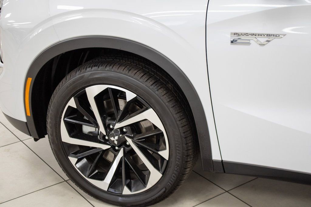 Used 2023 Mitsubishi Outlander SEL image 18