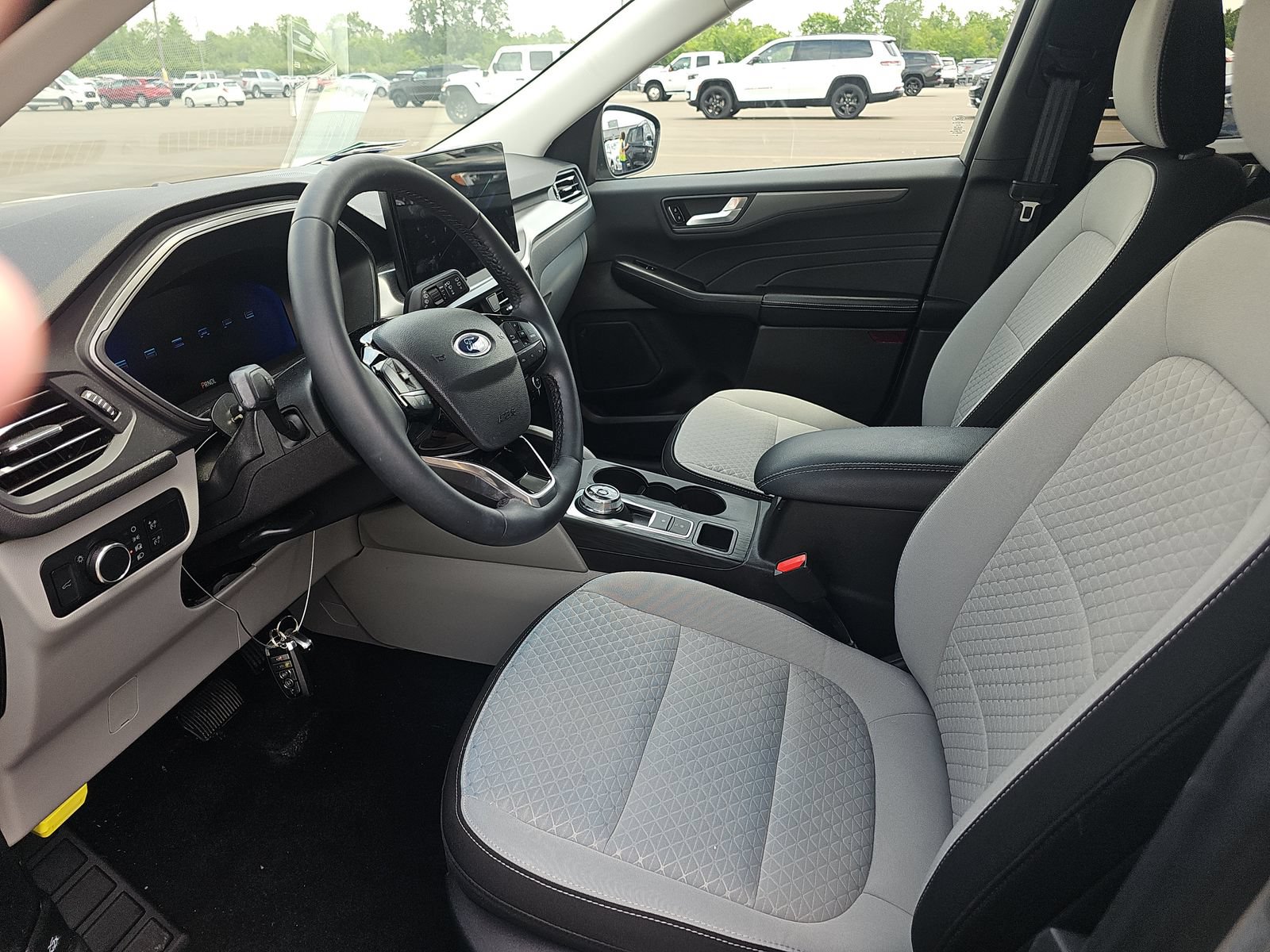 Used 2023 Ford Escape Active w/ Tech Pack #2 AWD/4WD image 7