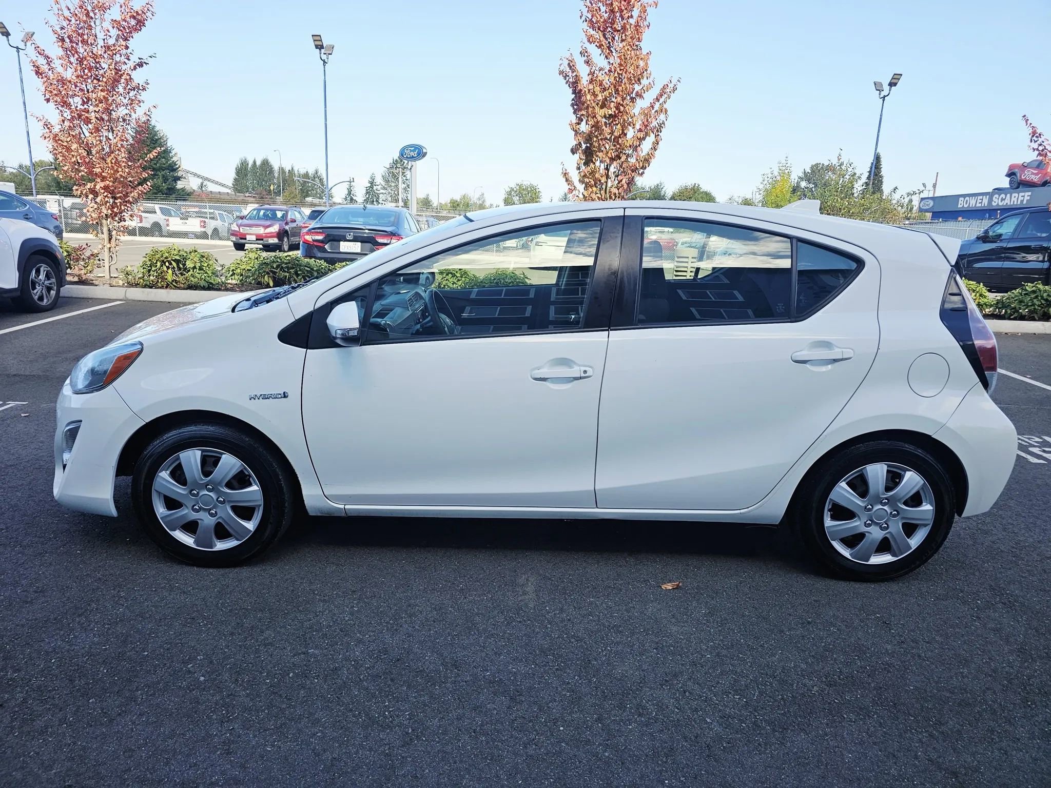 Used 2015 Toyota Prius C Two image 2