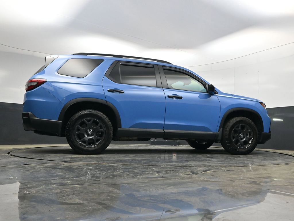 Used 2025 Honda Pilot TrailSport image 33