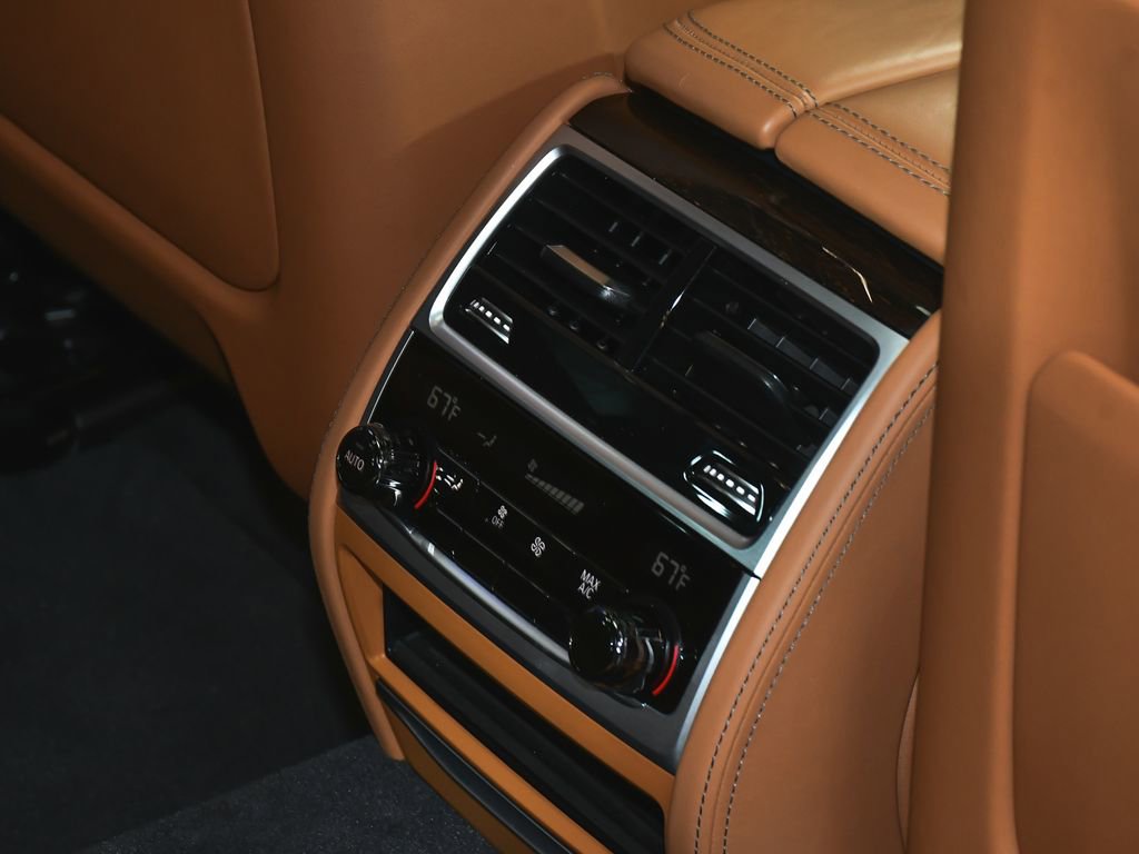 Used 2022 BMW 740i xDrive w/ M Sport Package image 64