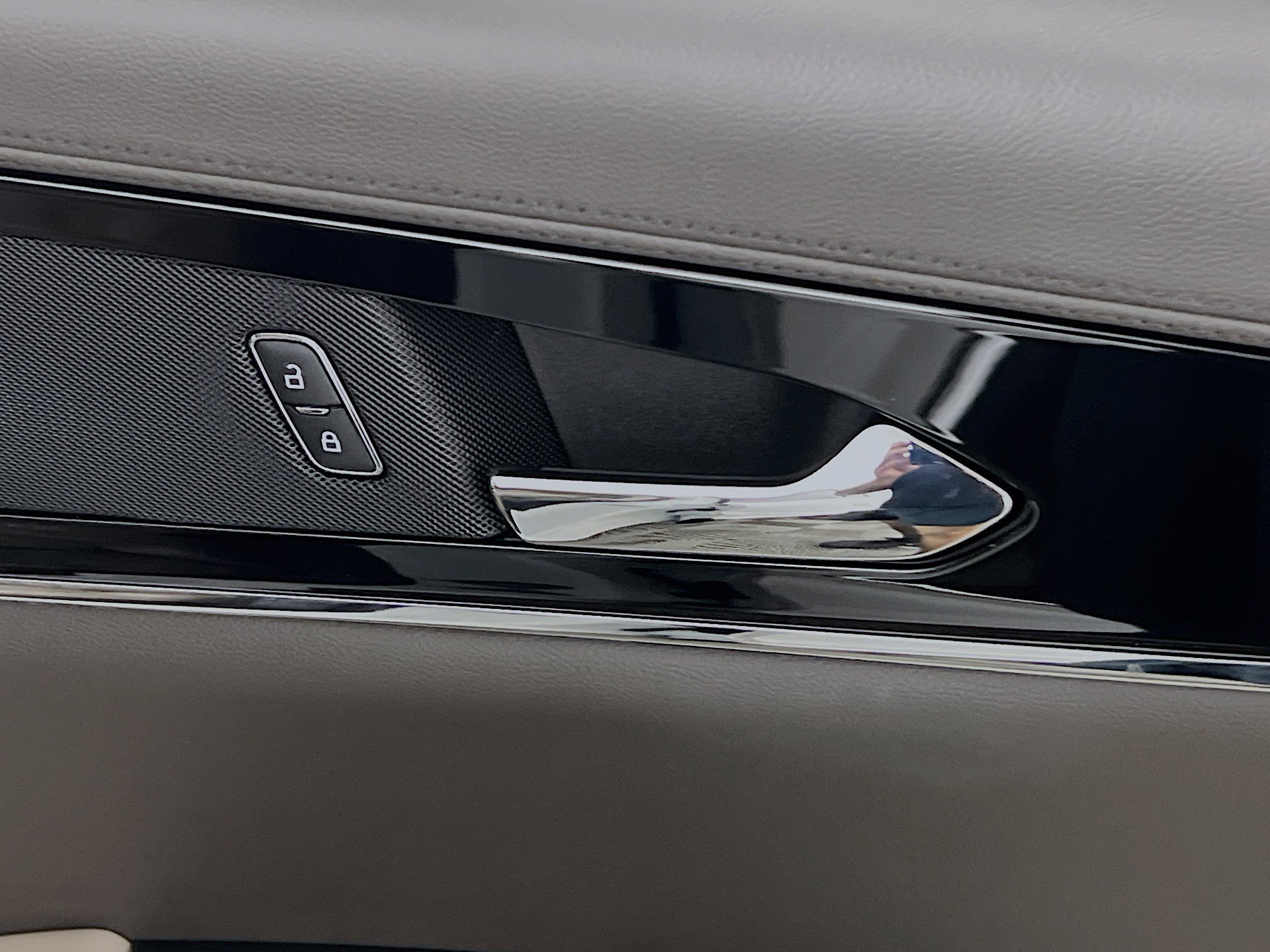 Used 2022 Lincoln Nautilus FWD w/ Premium Package image 32
