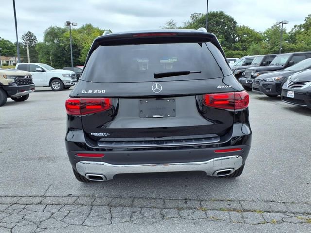 Used 2024 Mercedes-Benz GLB 250 4MATIC image 5