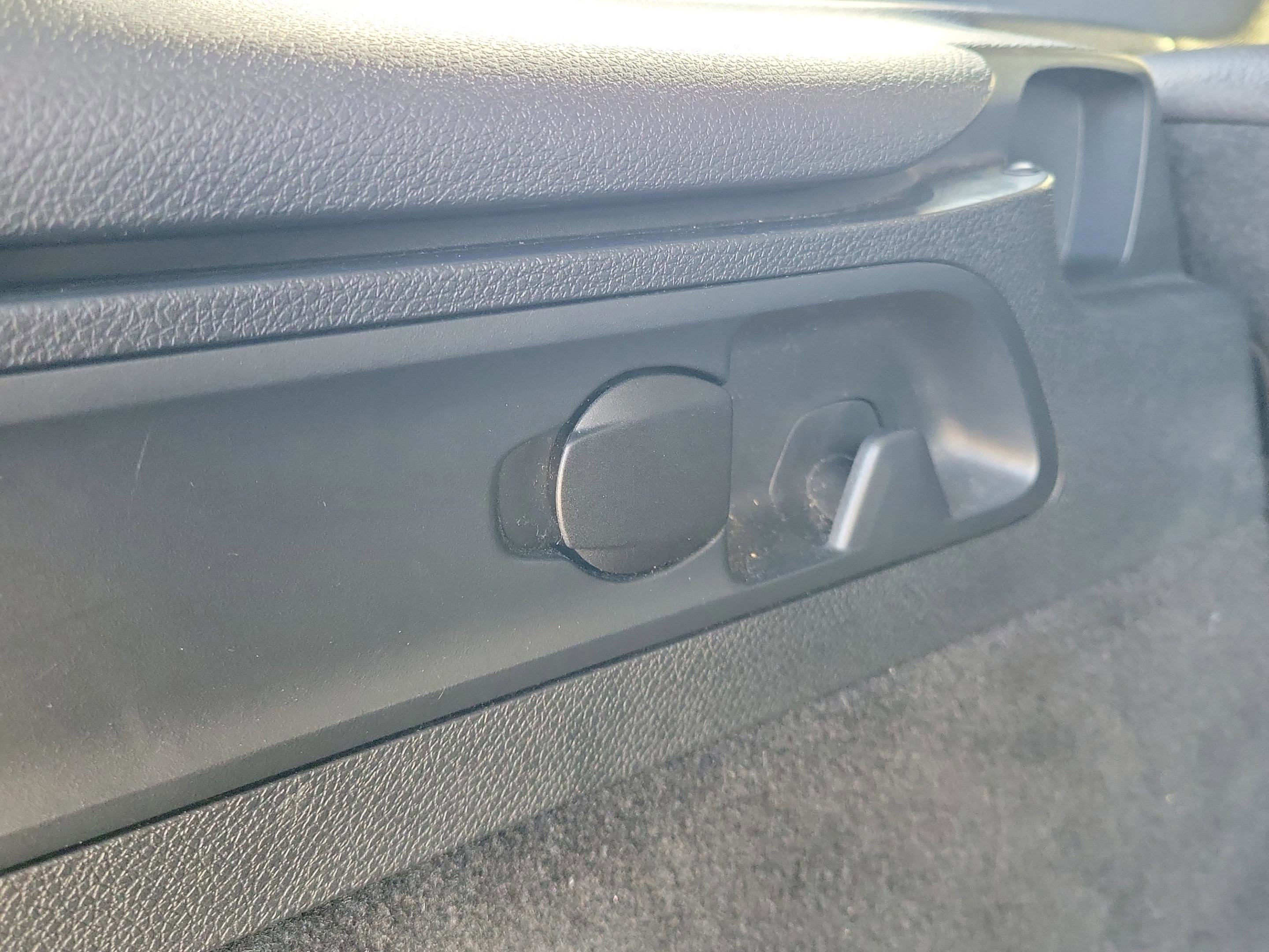 Used 2021 Mercedes-Benz GLC 300 image 36