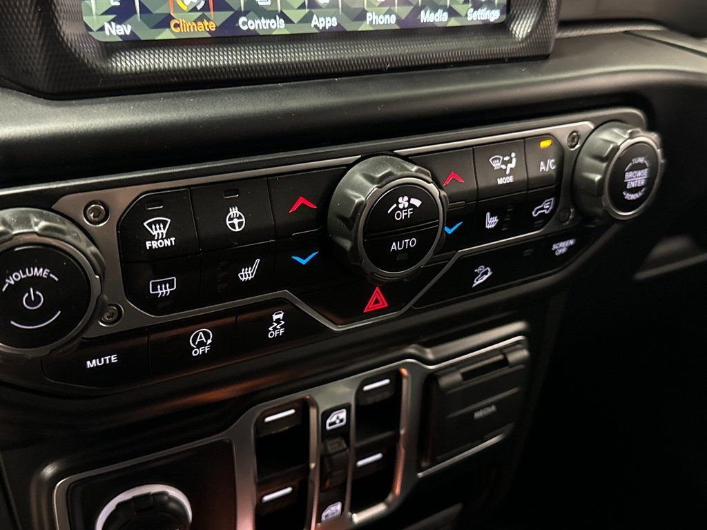 Used 2020 Jeep Wrangler Unlimited Sahara w/ Uconnect 4C Nav & Sound Group image 28