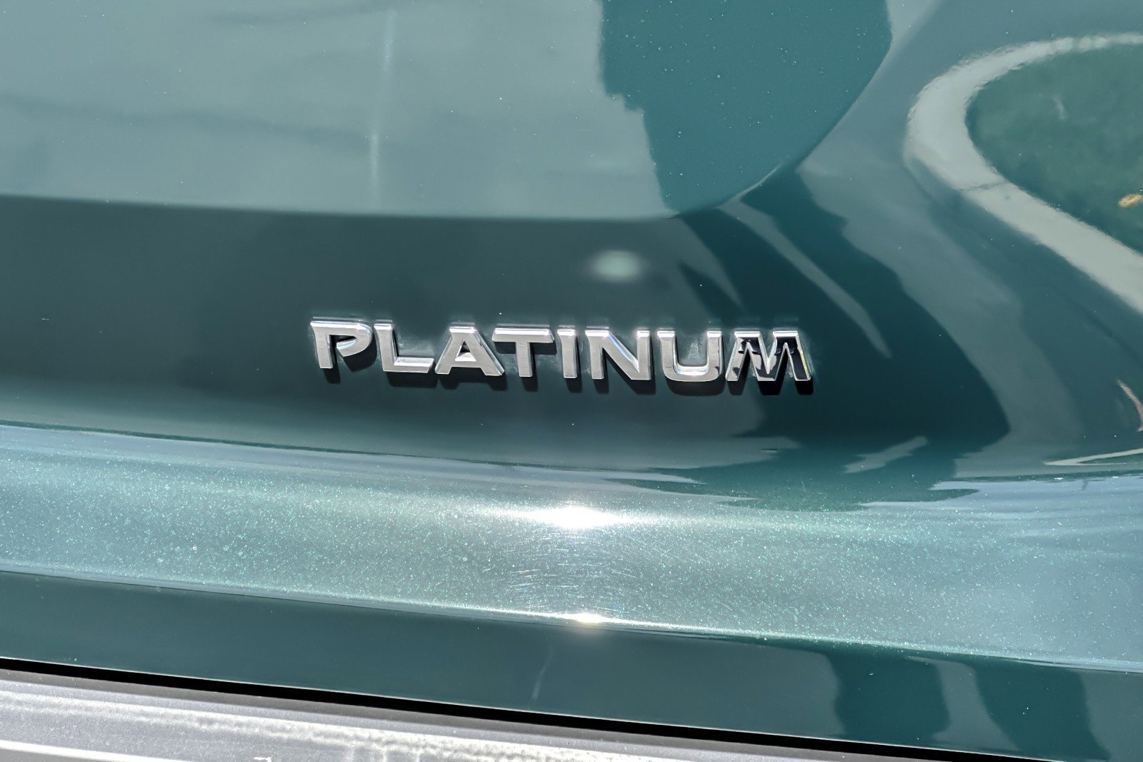 Used 2022 Nissan Pathfinder Platinum w/ Cargo Package image 28